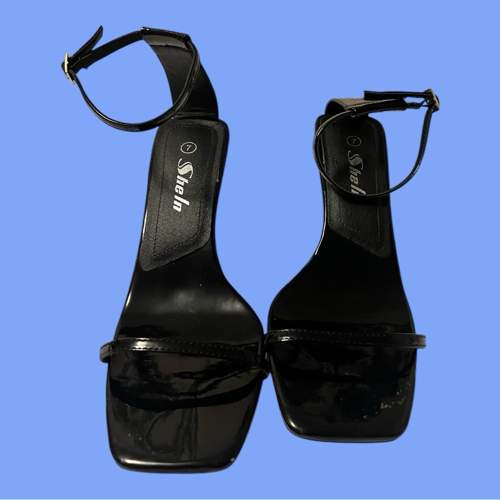 Women’s Size 7 She In Black High Heels Shoes Pumps